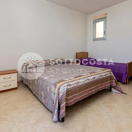 Magnolia Flat -